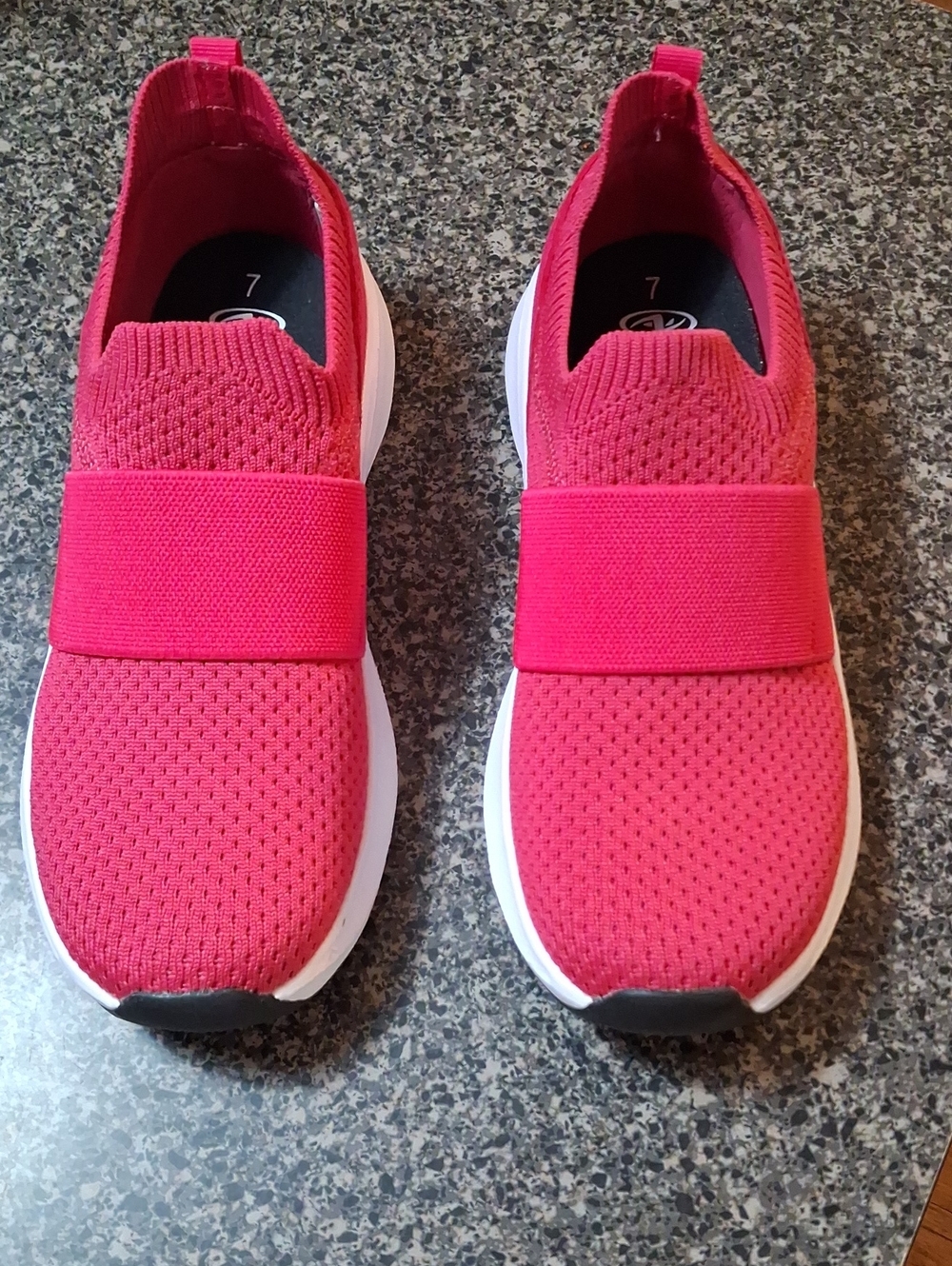 Womans Athletic Works  Slip-On Sneakers in Bright Pink Size 7